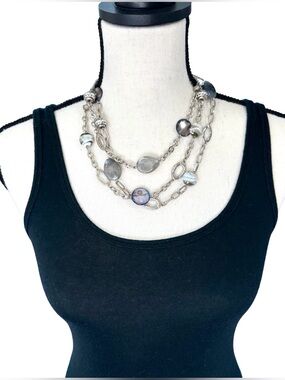 🩶Triple Strand Silver Tone Necklace with Marbled & Iridescent Beads